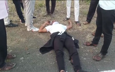 दुचाकी बैलबंडीच्या मागच्या बाजूस घुसून युवक गंभीर रित्या जखमी