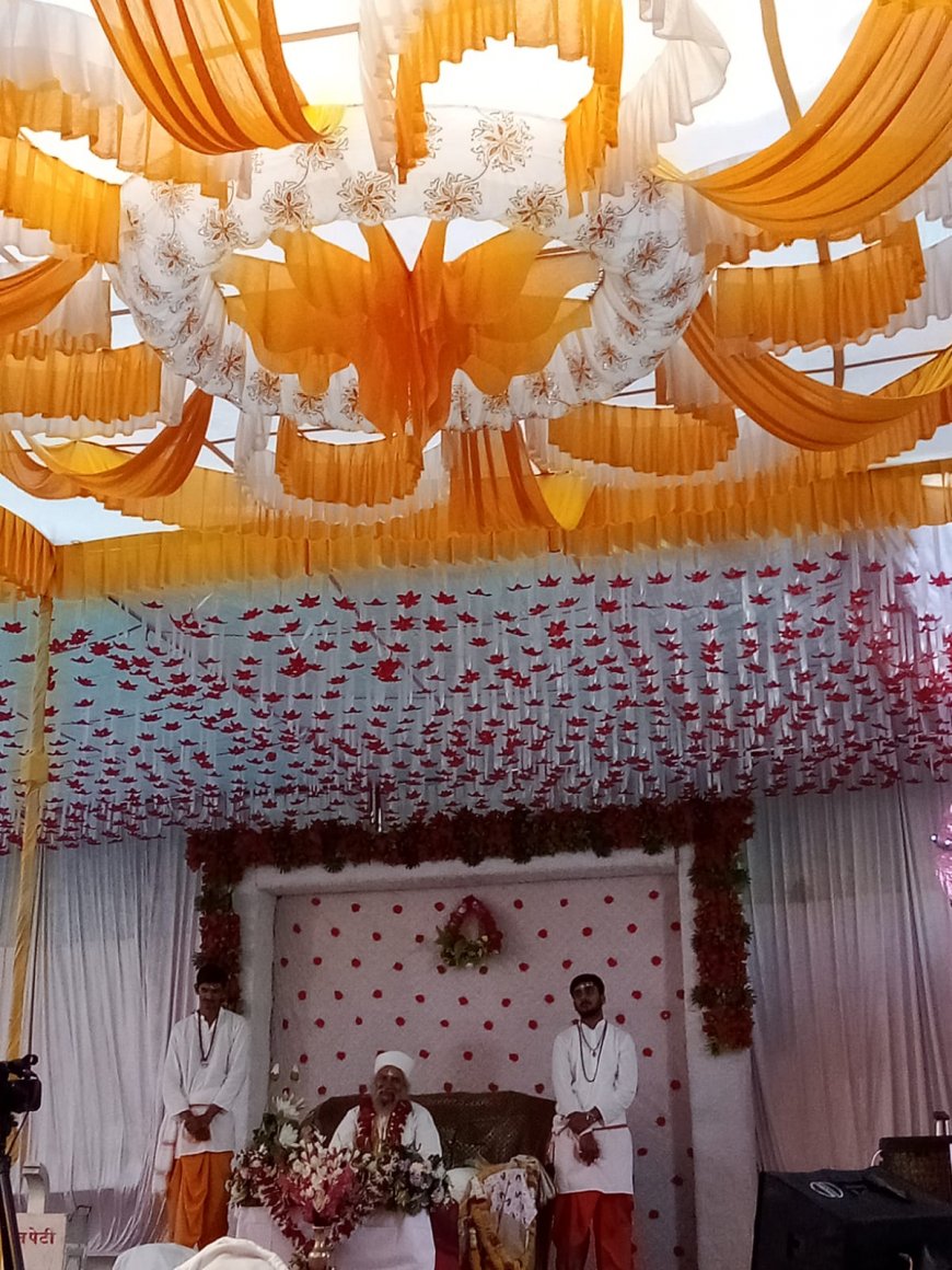 मुख्य सुदर्शन: गुरुजी कृष्णांदजींनी सत्संग कार्यक्रमात प्रबुद्धतेची महत्त्वाकांक्षा दिली.