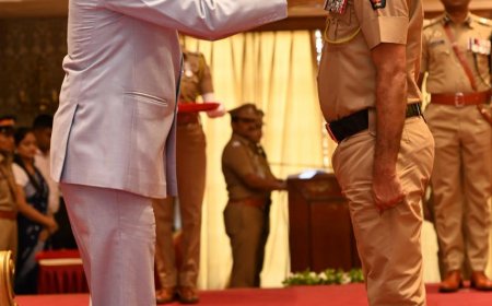 पैलपाडा येथील भूमिपुत्र पोलीस हवालदार ओमप्रकाश जामनिक यांना राज्यपाल रमेश बैस  यांनी राष्ट्रपती पोलीस शौर्य पदक देऊन केले सन्मानित