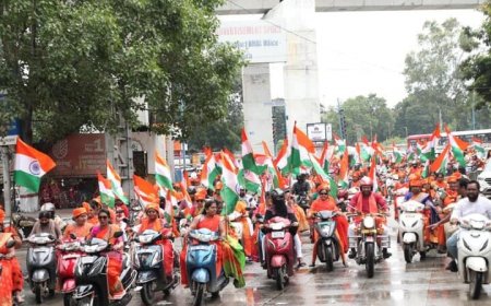 स्वातंत्र्यदिनानिमित्त आरंभ ऑर्गनायझेशन व्दारे महिलांची वंदे मातरम्  तिरंगा जागरण बाईक रॅलीचे आयोजन !!