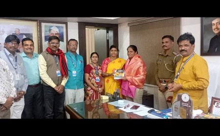 पोलीस स्टेशन धर्माबादचे पोलिस निरीक्षक सदाशिव भडीकर व पी एस आय श्रीमती पवार यांचा महाविद्यालयाच्या वतीन सत्कार!!