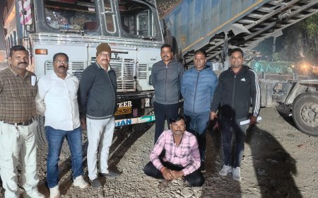 ट्रॅक चोरी करणारा अटकेत !!