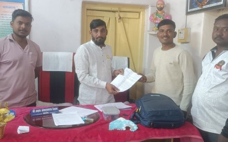 अंगणवाडी कडे जाणाऱ्या रस्त्याची, नालीची दुरुस्ती करा !!