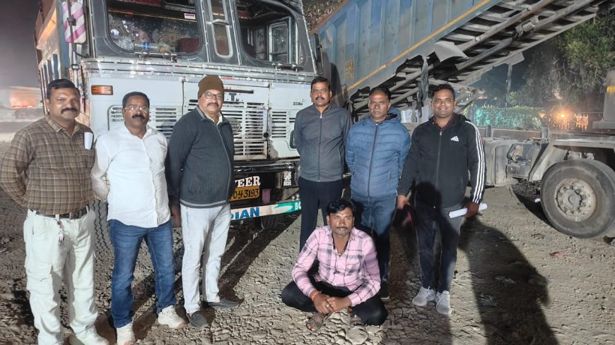 ट्रॅक चोरी करणारा अटकेत !!